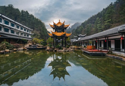 白马峪温泉酒店外景图