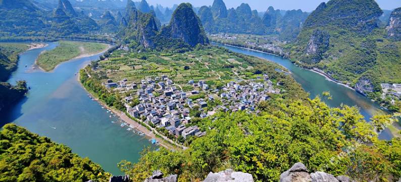 漓隐江景美宿(阳朔兴坪古镇二十元背景风景区店)图片