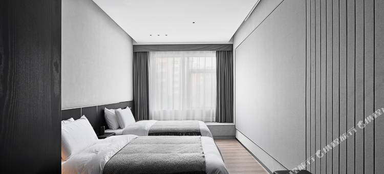 LIA力亚酒店(深圳前海宝安中心翻身地铁站店)图片