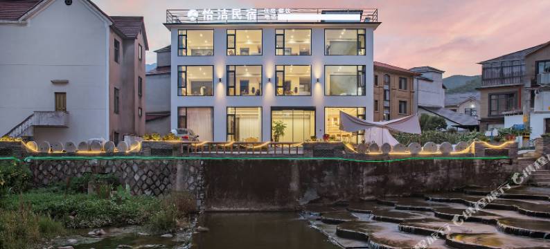 安吉怡洁亲子溯溪度假美宿(安吉云上草原熊猫探险部落乐园店)图片