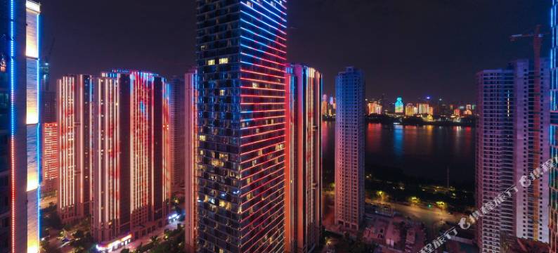 六月江景酒店(武汉绿地国际金融城武昌江滩店)图片