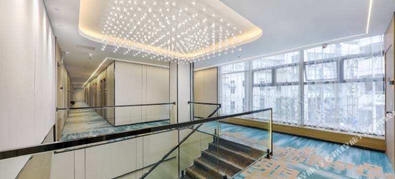 深圳南金轻奢酒店(南油服装城南山地铁站店)图片