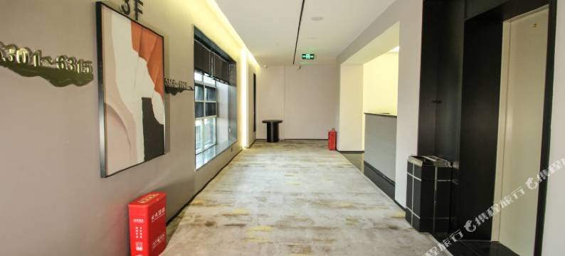 智翔恒悦主题酒店(城市学院店)图片