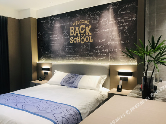 沁阳乐享商务酒店(工贸学院店)