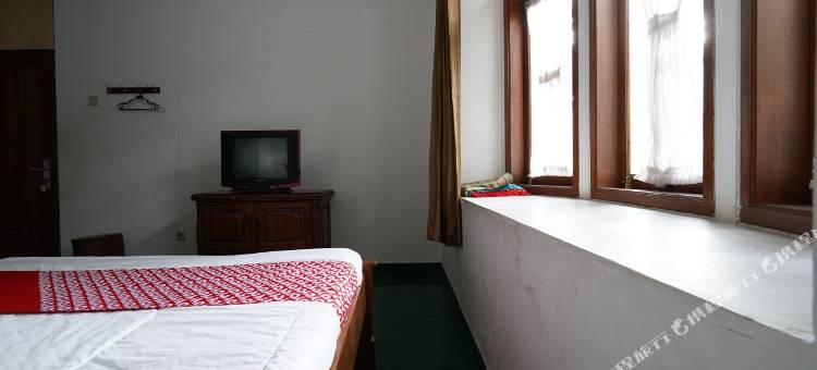 OYO 93248 阿斯图蒂乐斯塔丽清真别墅(OYO 93248 Villa Syariah Astuti Lestari)图片