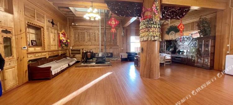 松间赞韵民宿(松赞林寺景区店)图片