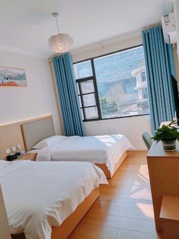 泸定客来居快捷酒店