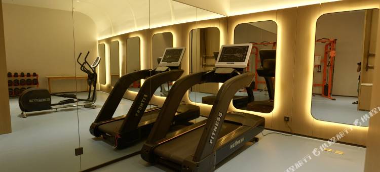 伊宁喀赞其景区机场美仑酒店图片