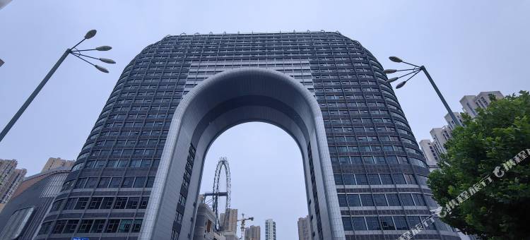 美元驿栈·简奢设计夜话观景度假美宿(泰山站农大岱宗校区店)图片