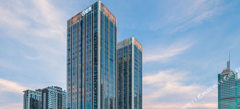 尊享国际公寓(深圳华强北燕南地铁站店)图片