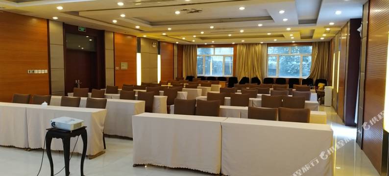 澜森假日酒店(北戴河老虎石海上公园店)图片