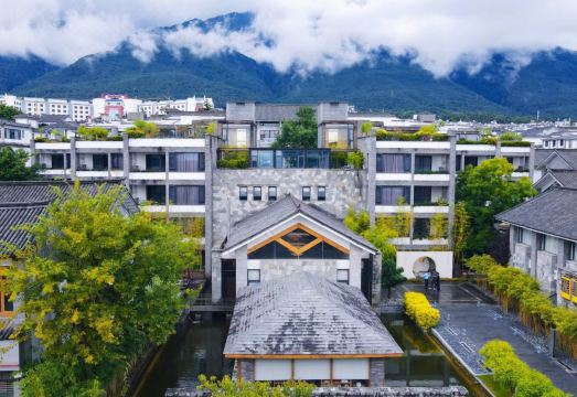 大理古城五彩云酒店外景图