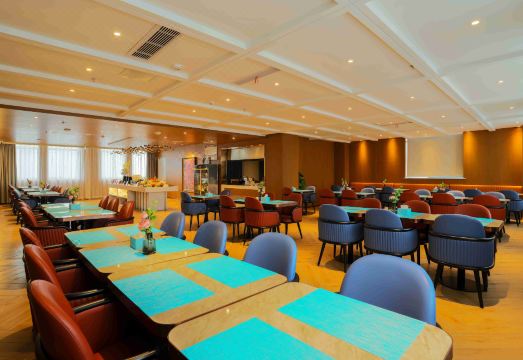 Lanou Hotel (Yuhuan Nanpu Road Wanda Plaza store)Hotel Overview