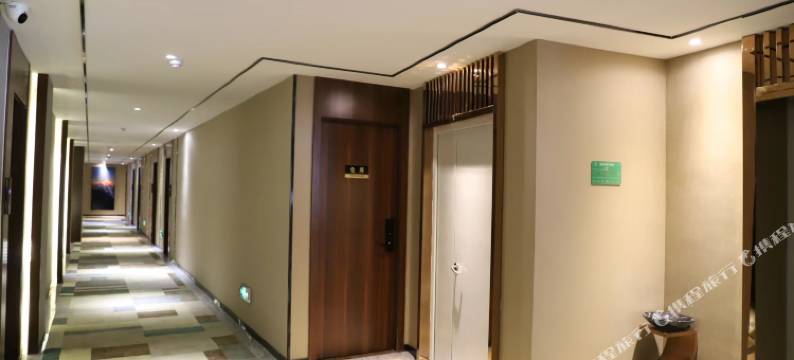 巴里岛假日酒店(类乌齐店)图片