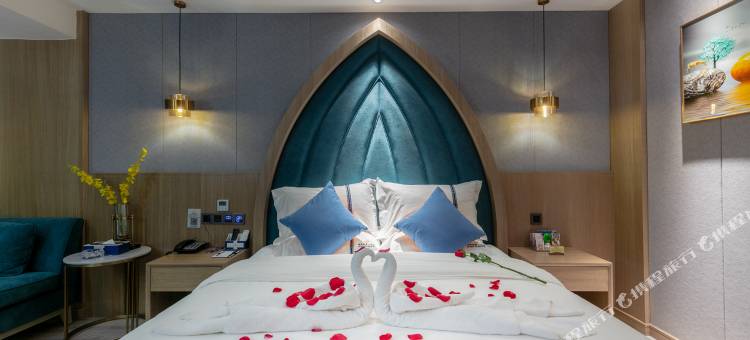 临沧瑞尚悦景大酒店(沃尔玛广场玉龙湖公园店)图片