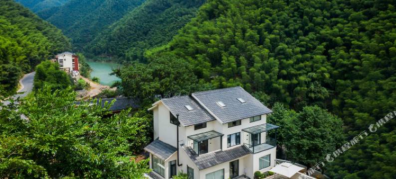 水湾湾观夏北纬30°漂流度假咖啡民宿(龙王山漂流浙北大峡谷店)图片