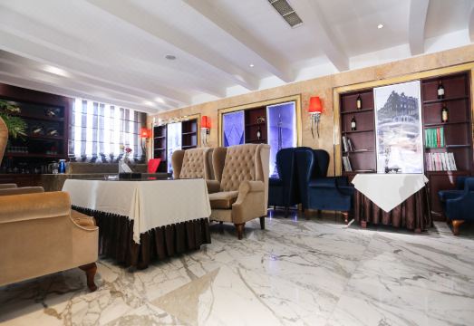 Yiheng Sunshine Boutique Hotel (Zhuanghe Huanghai Street) Hotel Overview