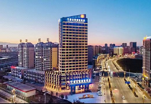 千玺丝路国际酒店（张掖高铁站店）外景图