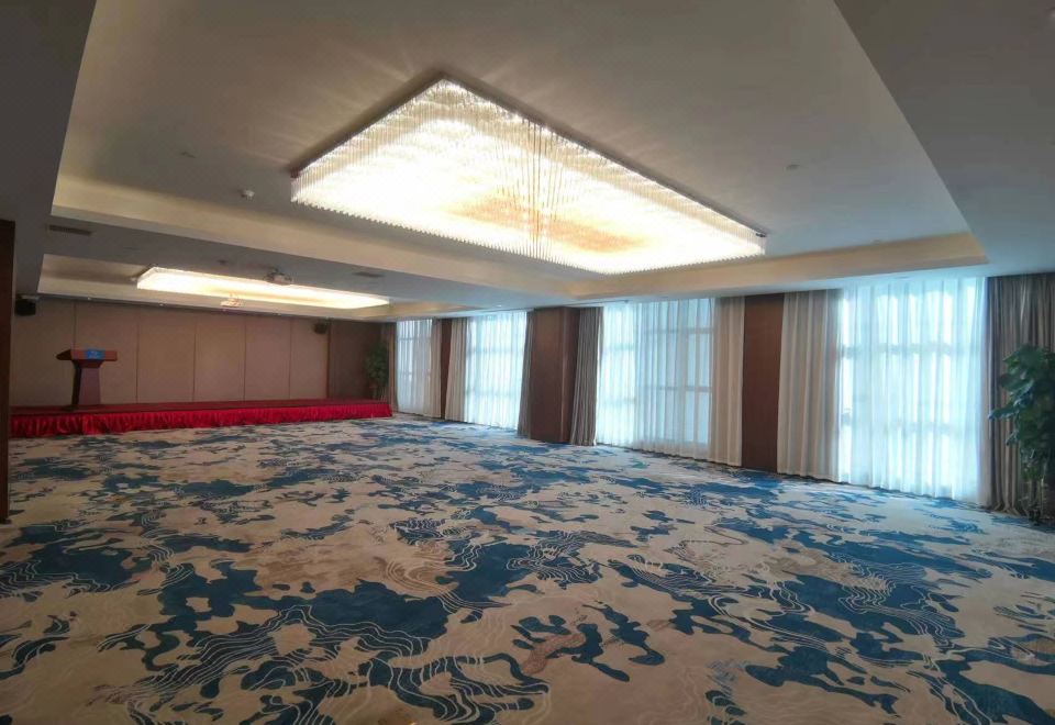 Dejin Garden Hotel (Shenzhen International Convention and Exhibition Center)Hotel Overview