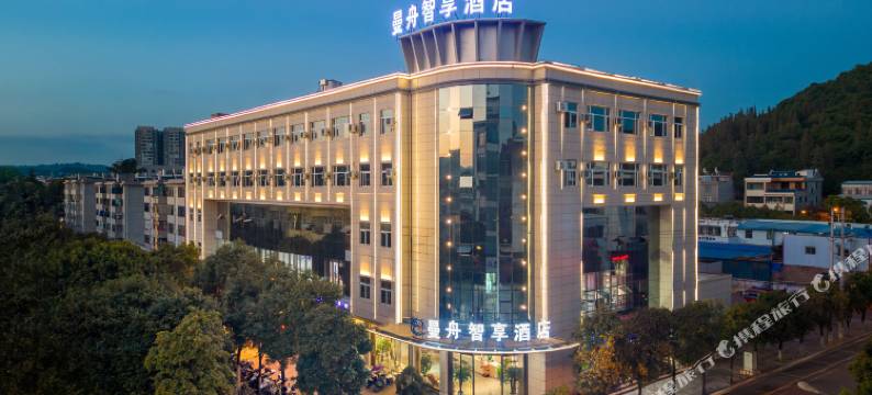 泸西曼舟智享酒店图片