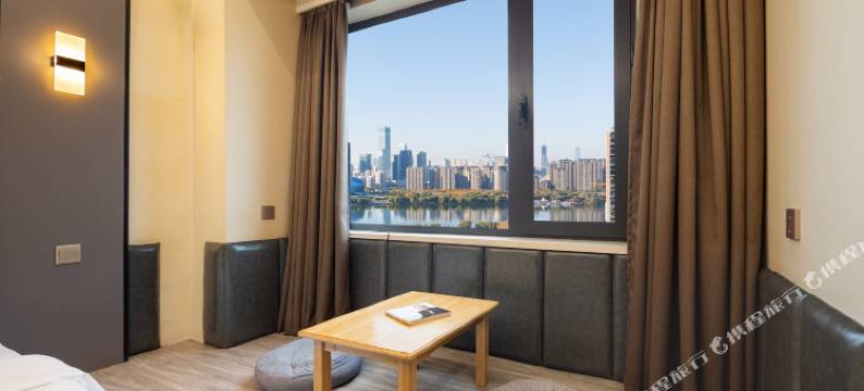 月牙商务·电竞公寓(沈阳浑南奥体中心地铁站店)图片