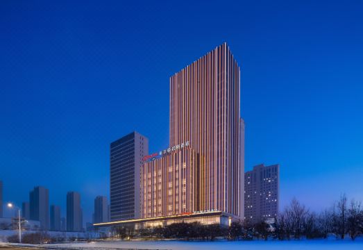 乌鲁木齐高铁站希尔顿欢朋酒店外景图