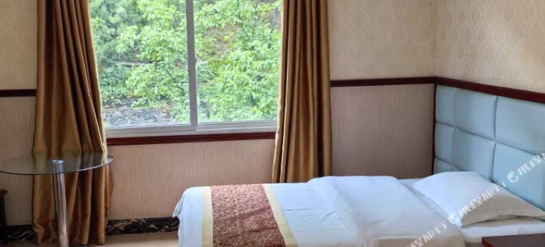 雅江雅途大酒店图片