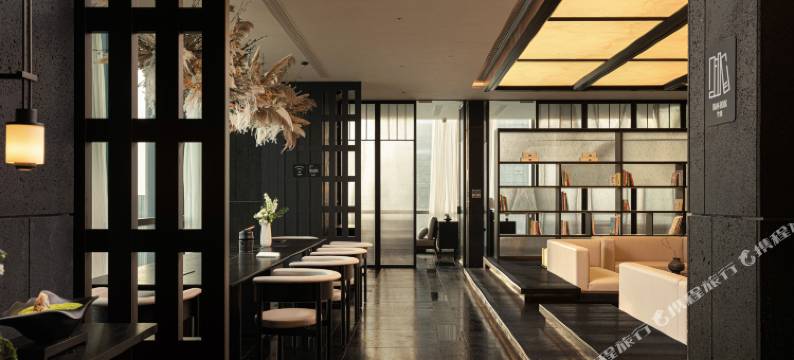 武汉汉正街江汉路步行街高空江景亚朵S酒店图片