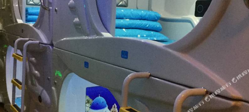 青岛天舒太空舱客栈(凯德广场清江路地铁站店)图片