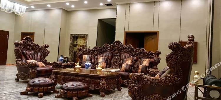 色达青稞大酒店图片