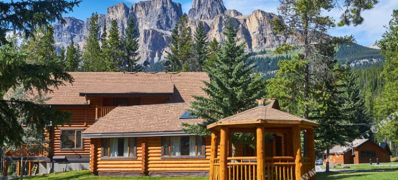 卡斯尔山小屋酒店(Castle Mountain Chalets)图片