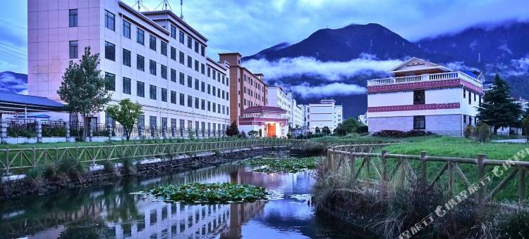 林芝峰行驿藏泊花园酒店图片