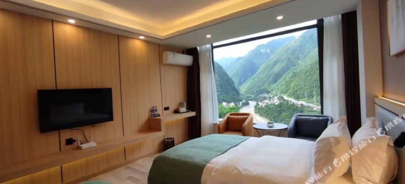 贡山云尚山海酒店图片