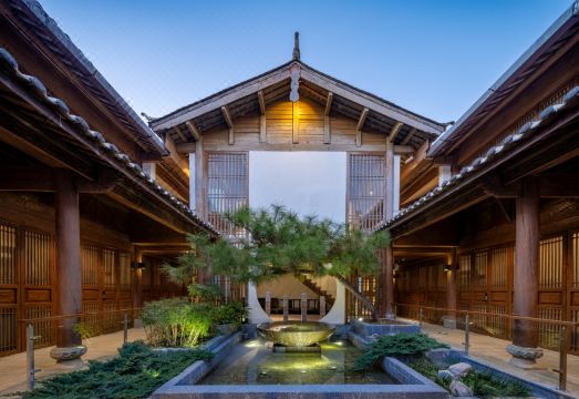 丽江花雨东林酒店外景图