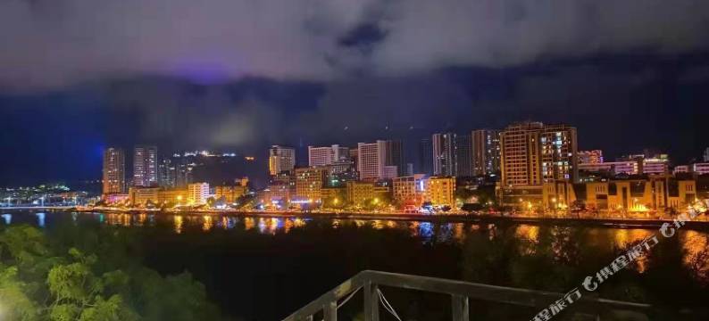 三亚欢槿酒店(商品街情人桥店)图片