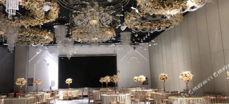 澳龙酒店(钦州湾大道万国商业广场店)图片