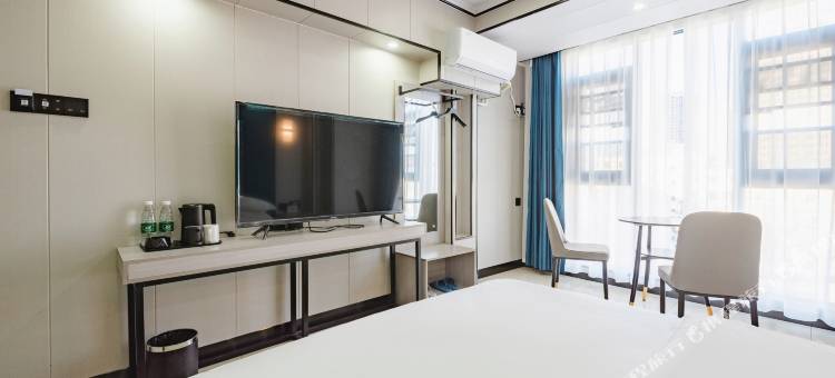 米云客智能精品民宿(胖东来天使城店)图片