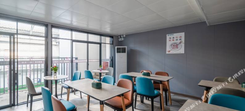 客的家影院酒店(信丰火车站店)图片