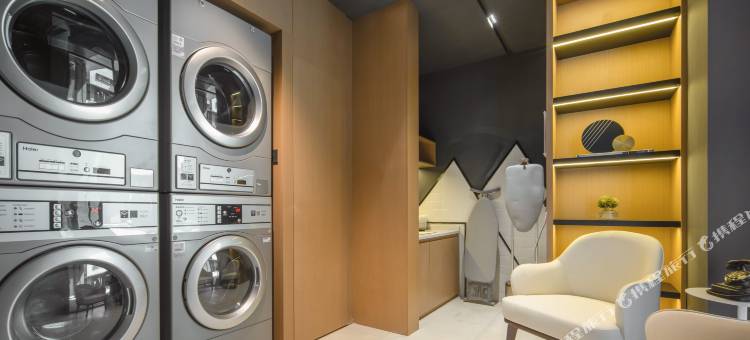 江阴忠义街八佰伴亚朵酒店图片