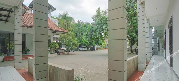 OYO Life 90589 棕榈花园酒店(OYO Life 90589 Palem Garden Hotel)图片