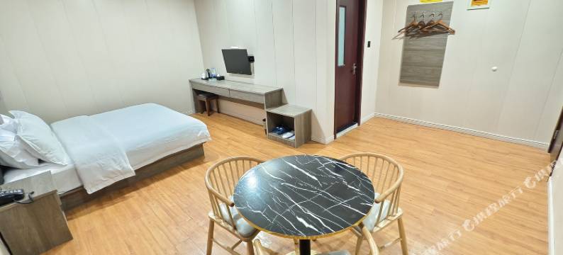 蓝湾假日酒店(南京柳洲东路地铁站店)图片