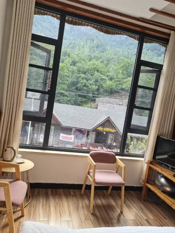 万仙山景香府民宿(郭亮村绝壁长廊店)图片