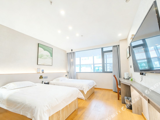 轻住悦见酒店(汶上万隆商贸城店)