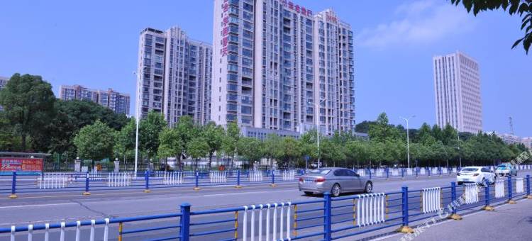 信阳蘭酒店(市政府羊山外国语小学店)图片