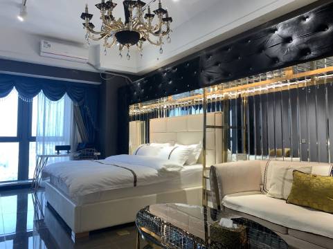 郑州六月民宿(朗悦公园茂店)