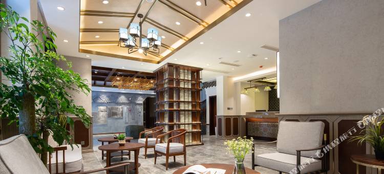 时光漫步S酒店(成都宽窄巷子人民公园地铁站店)图片