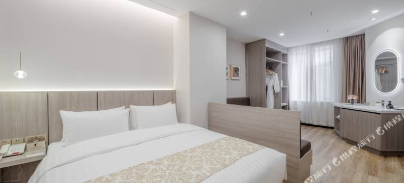 沈阳皇朝万豪逸居酒店(K11博览馆五里河地铁站店)图片