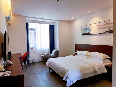 银华商务酒店(广西现代职业技术学院店)