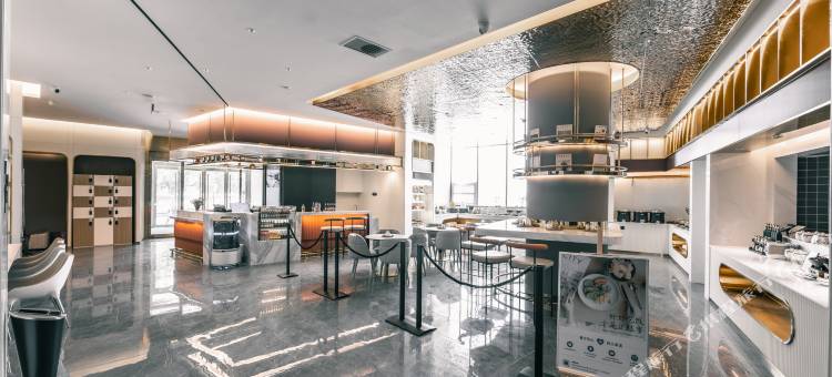 郑州中原万达陇海西路亚朵X酒店图片