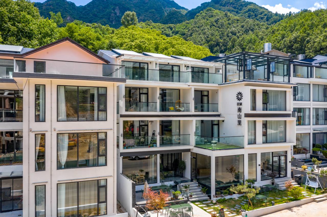 花筑·栾川南山里酒店(老君山中灵索道店)图片